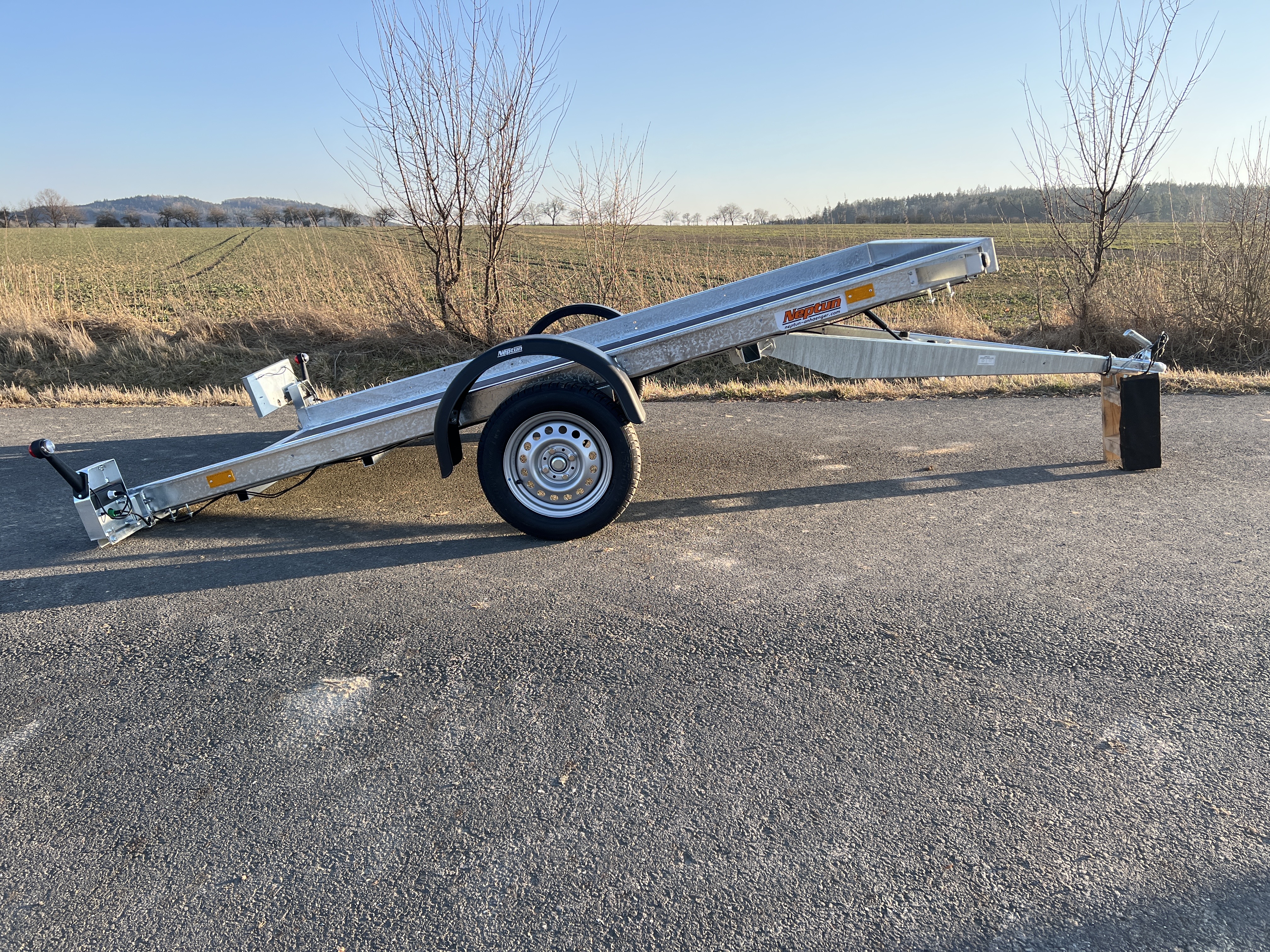 NEPTUN MULTI 1300 kg - sklopný - 305x166x10 cm