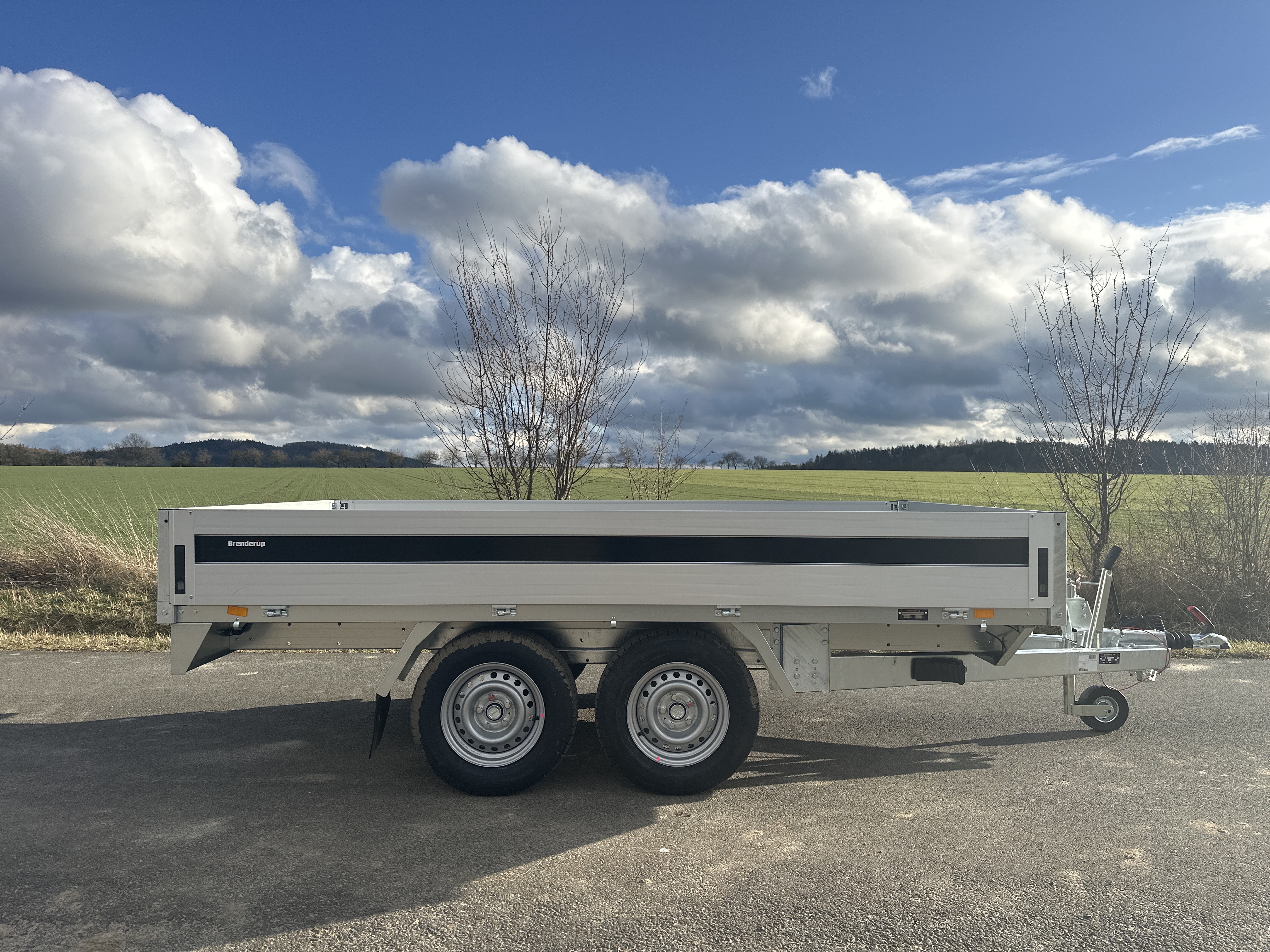 Brenderup 5325ATB 2500 kg ALU - INTEGROVANÉ NÁJEZDY - 325x180