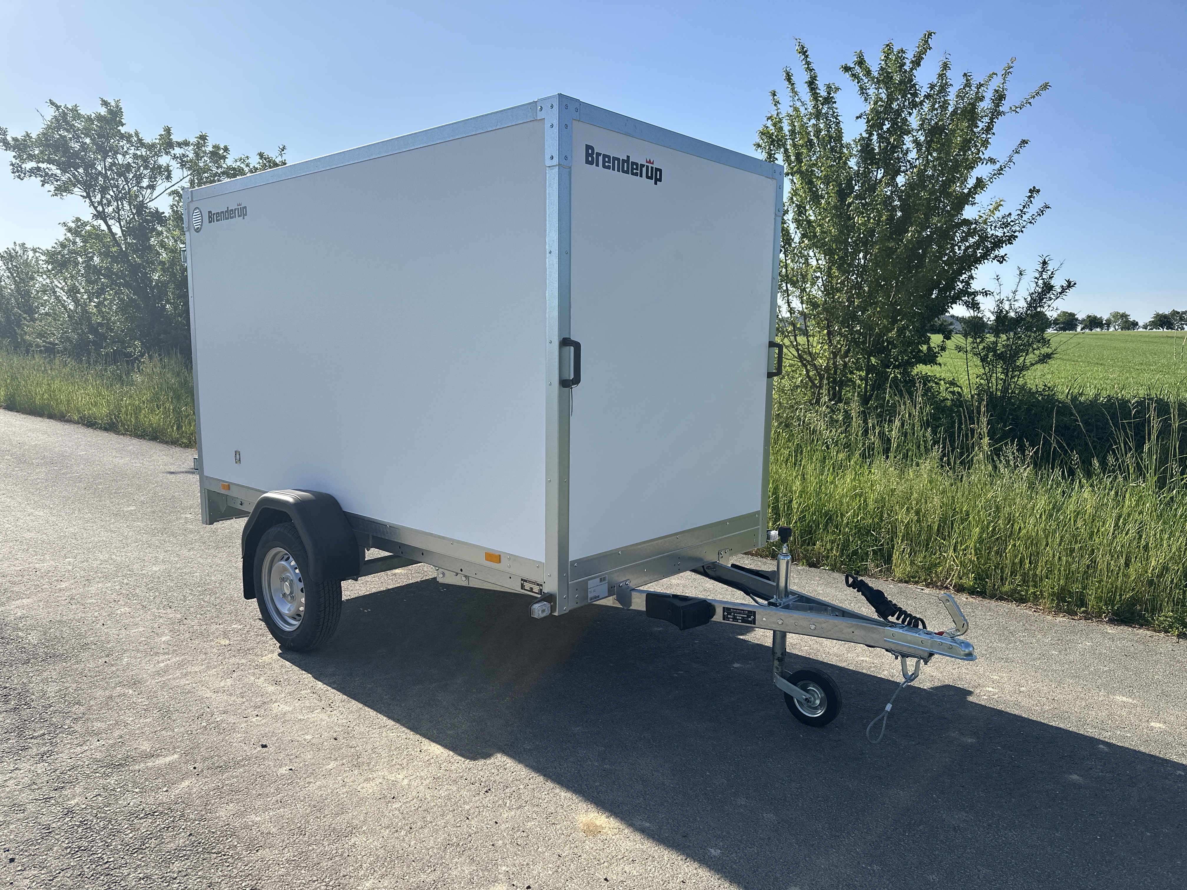 Skříňový přívěs Brenderup CD260UBD750 dveře 260x130x150