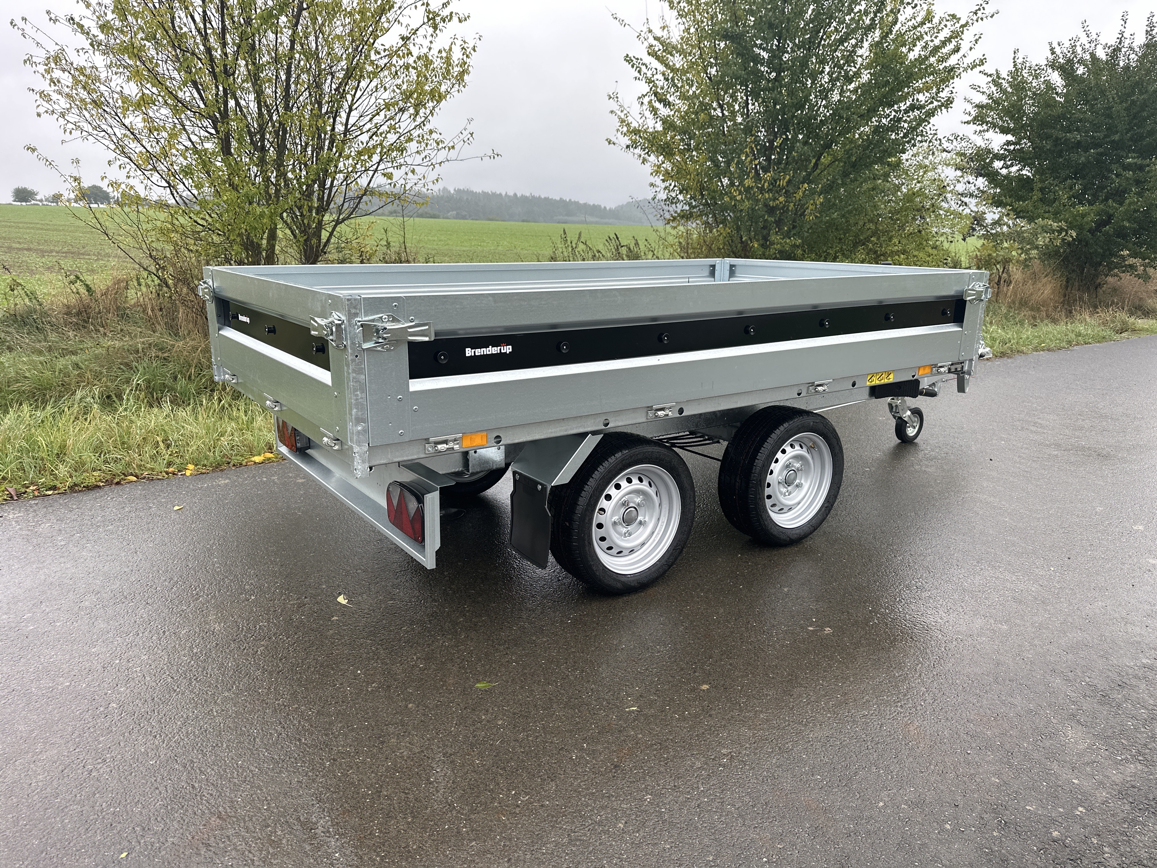 Elektrohydraulický sklápěč Brenderup BT4260STB 2700 kg