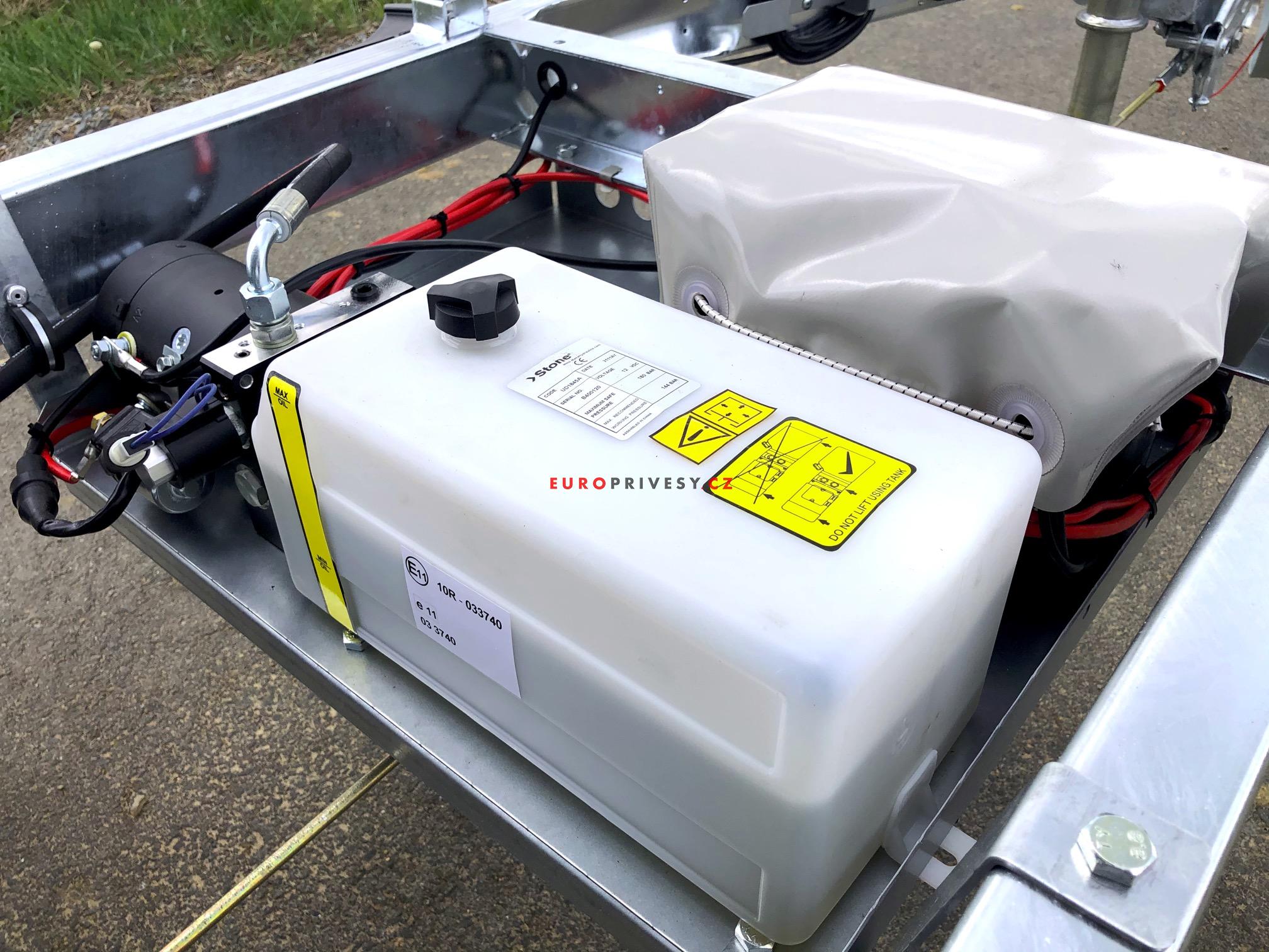 Elektrohydraulický sklápěč Brenderup BT4260STB 2000 kg