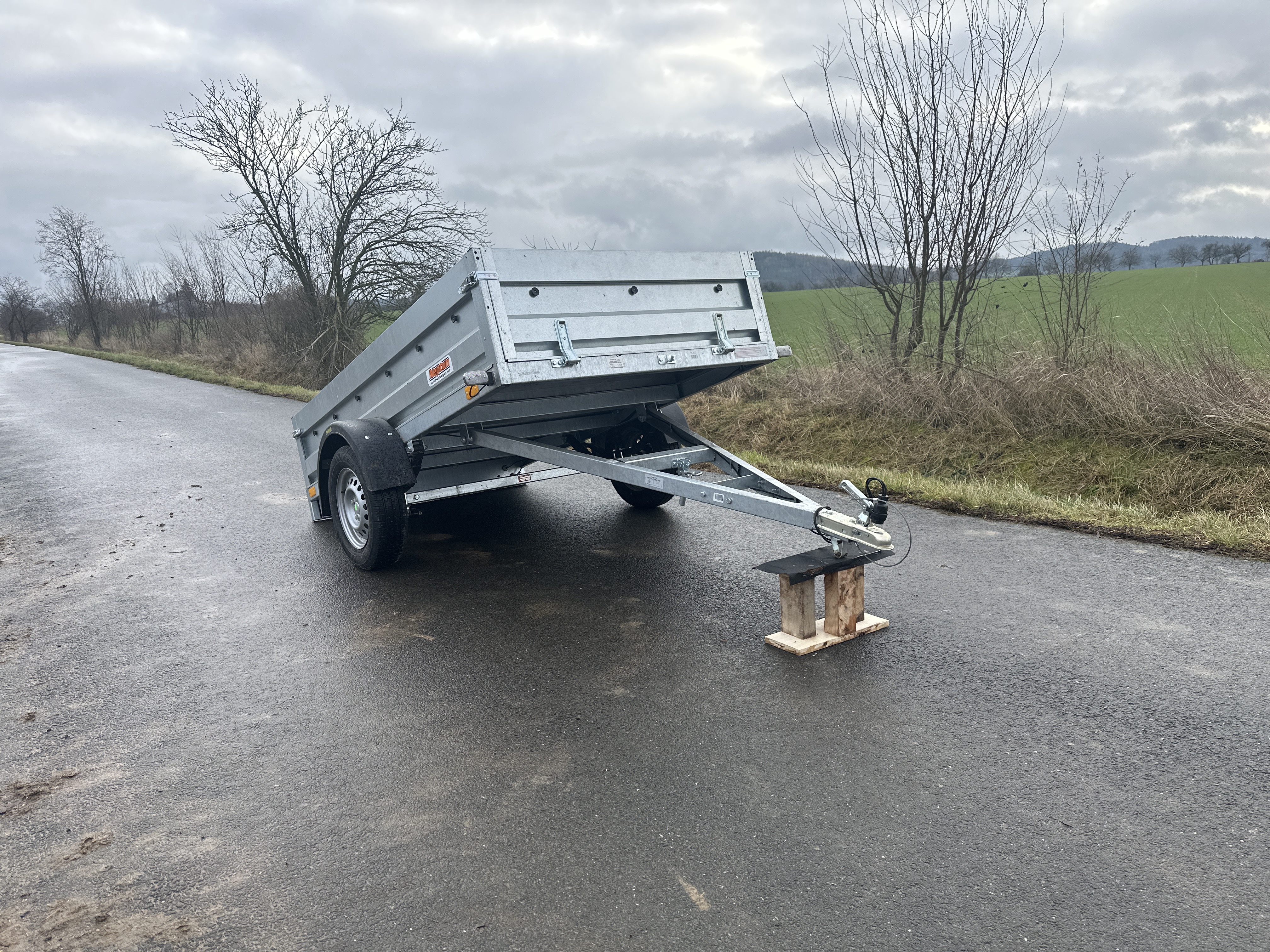 NEPTUN RUSTIK - sklopný - listová péra - 236x129x40 cm