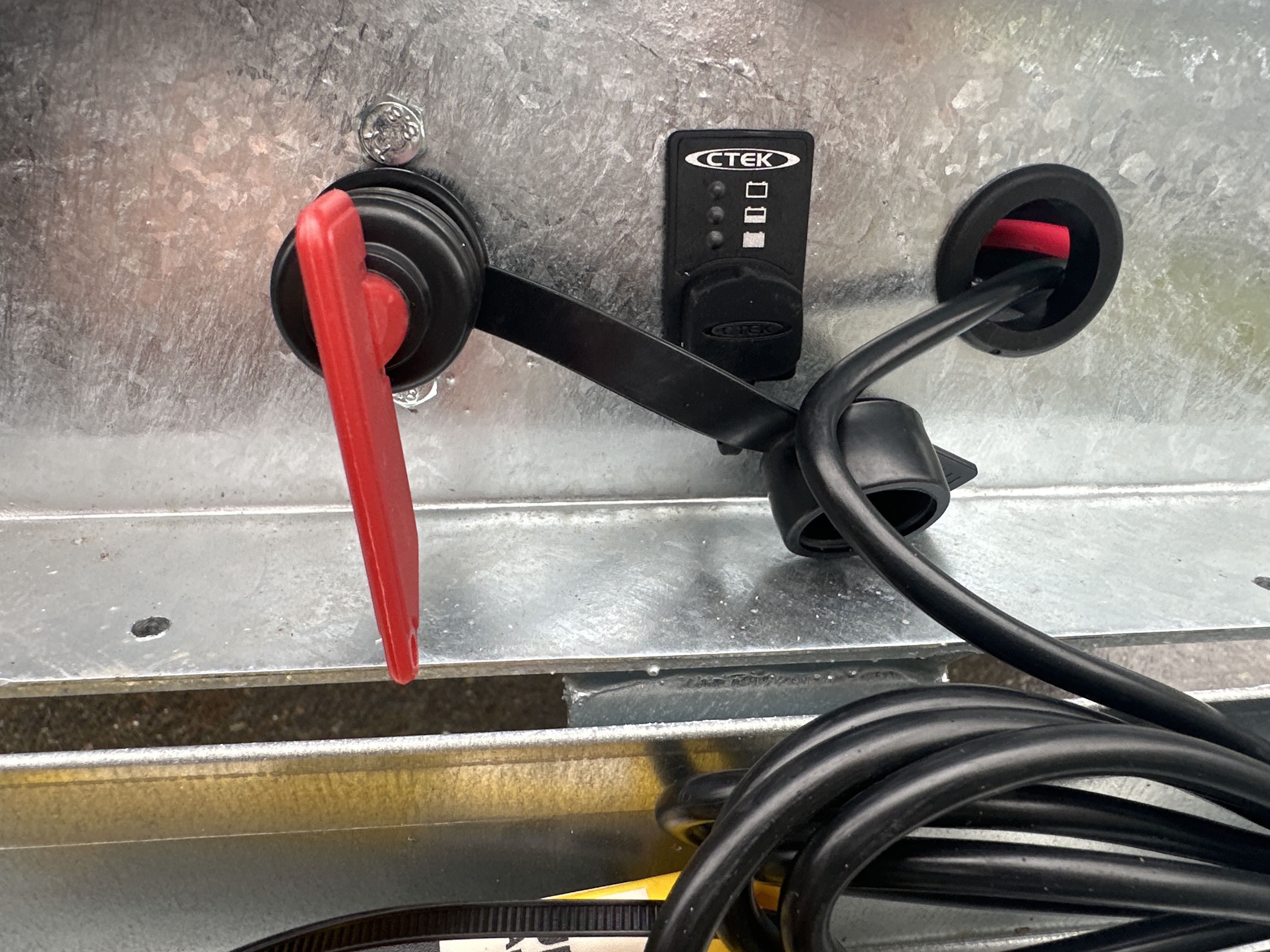 Elektrohydraulický sklápěč Brenderup BT4260STB 2700 kg